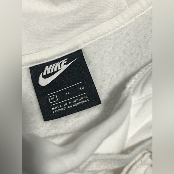 nike hoodie - Picture 3 of 4
